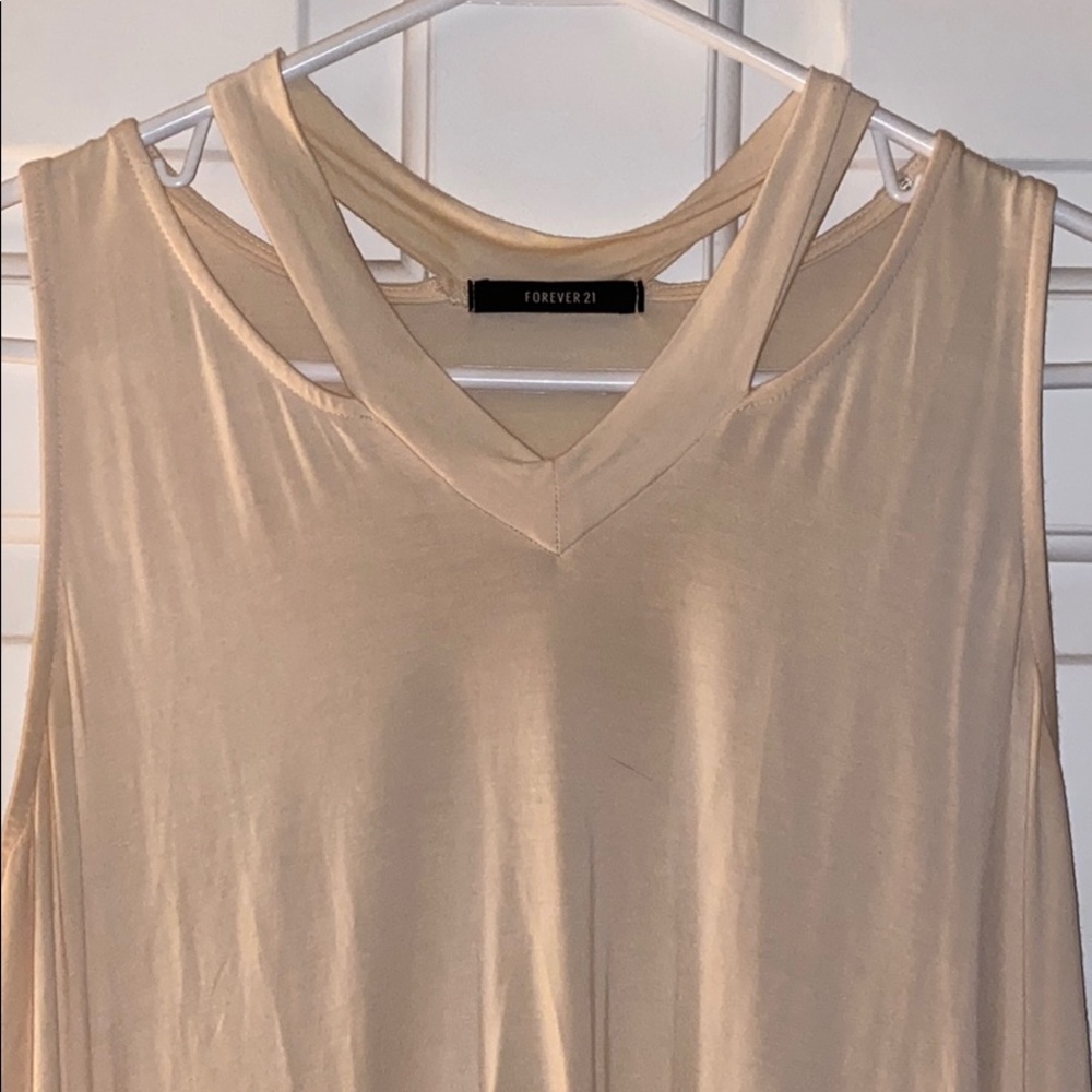 Light pink sleeveless top